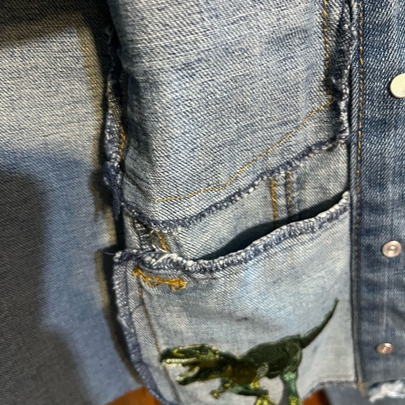 Refuge Denim Jacket with Patches size Medium - Picture 4 of 14